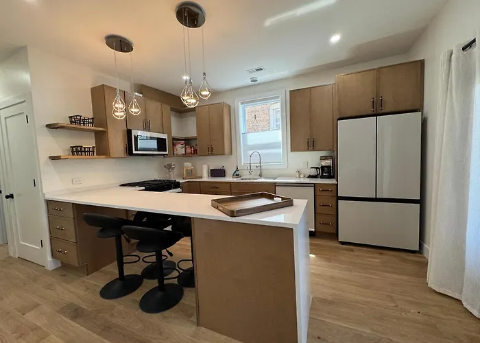 Sleek Avondale Bath 2 Bed King&queen&garage